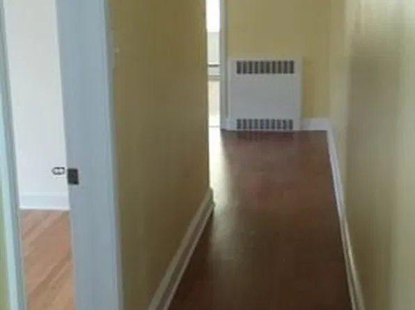 2823 W Balmoral Ave APT 2W, Chicago, IL 60625