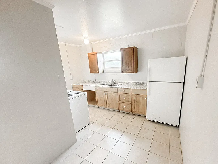 324 Pearl St #2 — Photo 9