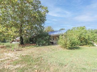 200 W 6th St, Dixon, MO 65459