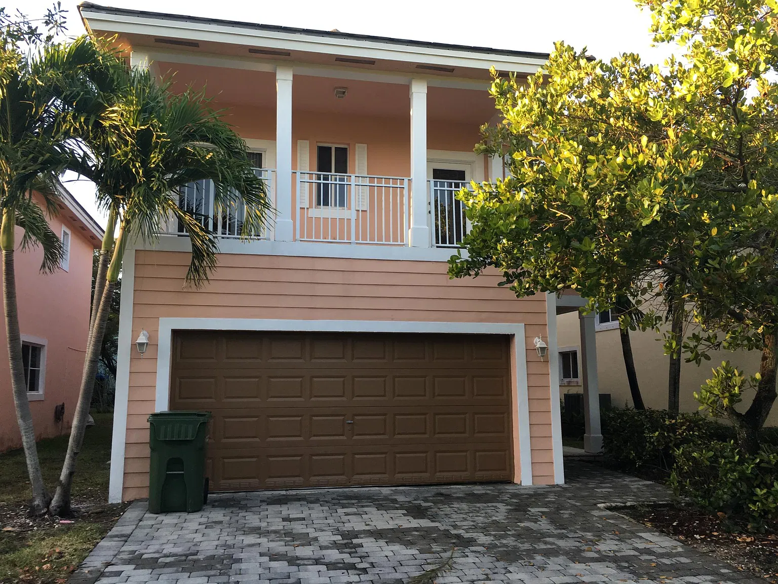 4 bed, 2.5 bath, 1762 sqft, $3,400 — Photo 1