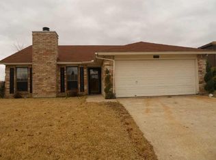 120 Grand Meadow Dr, Fort Worth, TX 76108