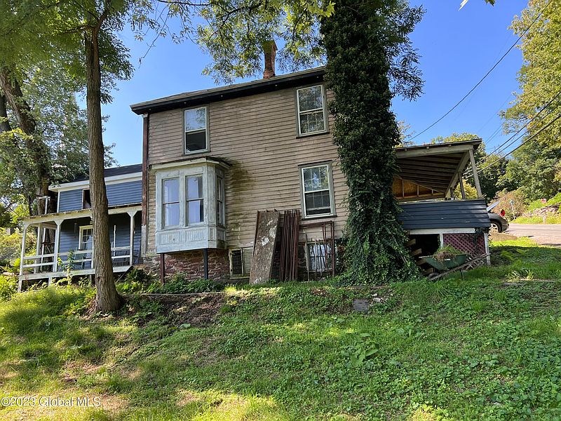 5th image of 13 Washington Avenue