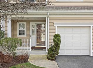 113 Hillcrest Ln, Peekskill, NY 10566