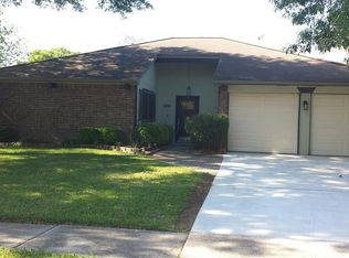 2826 Meadow Creek Ct, League City, TX 77573