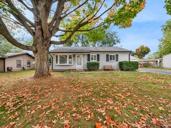 3712 Grafton St, Orion, MI 48359