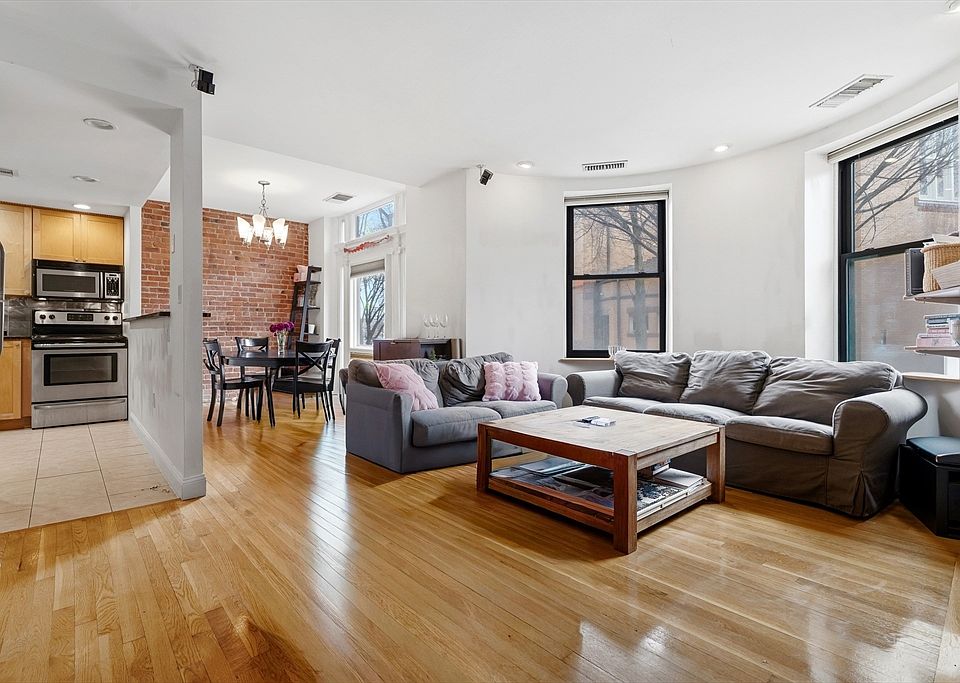 1st image of 79 Gainsborough St Unit 103