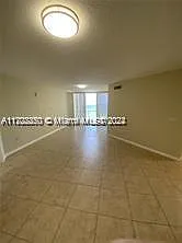 La Perla Condo — Photo 4