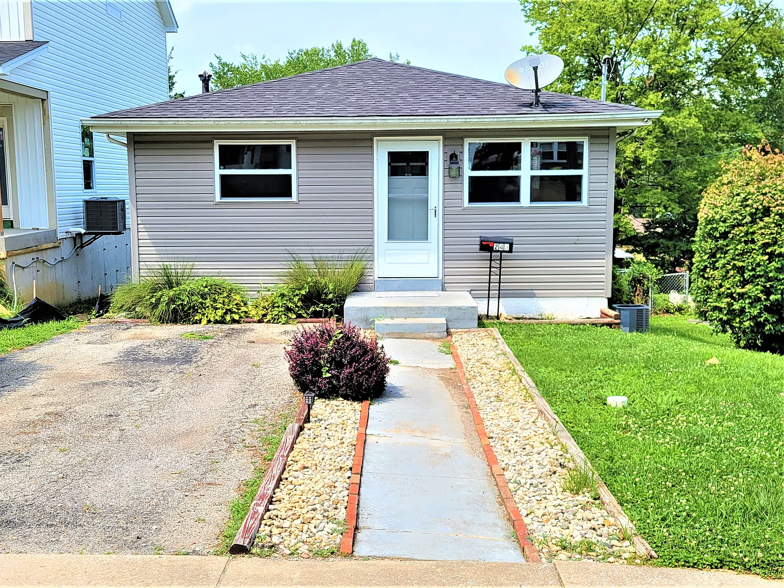 243 Monica Dr photo 1