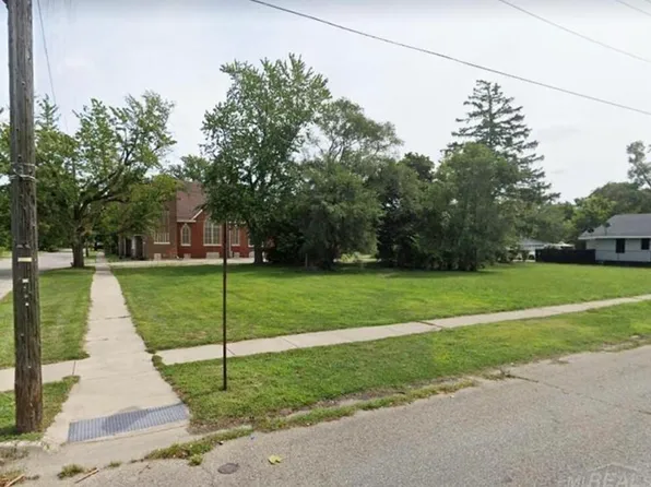 809 McAllister Ave, Benton Harbor, MI 49022