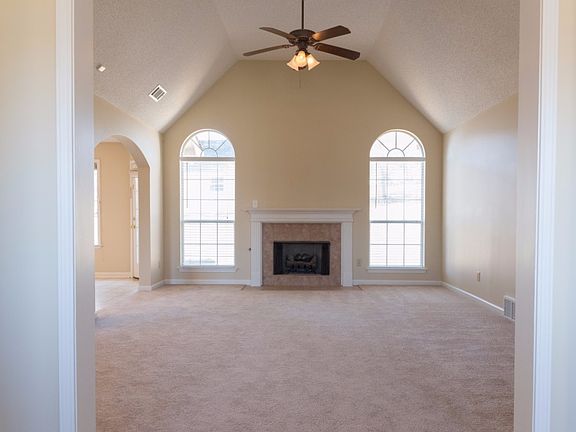 4th image of 65 Country Brook Dr