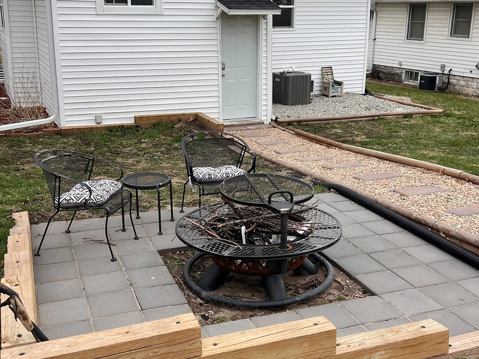 3 bed, 714 sqft, $3,200 — Photo 4