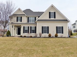 9 Amber Hill Dr, Pittsford, NY 14534