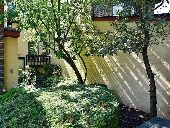 3rd image of 1831 Brookwood Dr