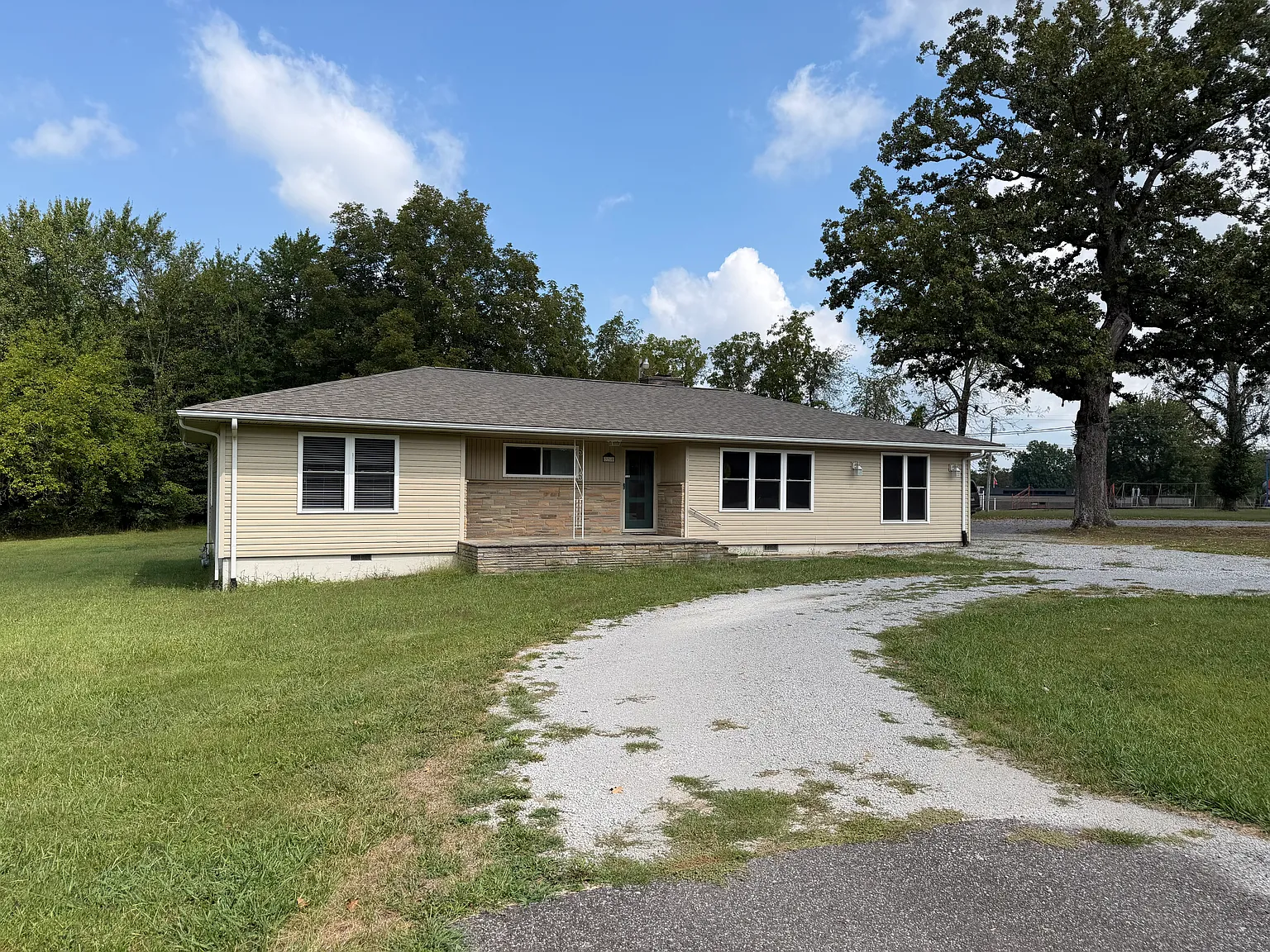 3 bed, 1846 sqft, $2,200 — Photo 1