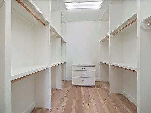 4th image of 414 Hyde Park Blvd #1