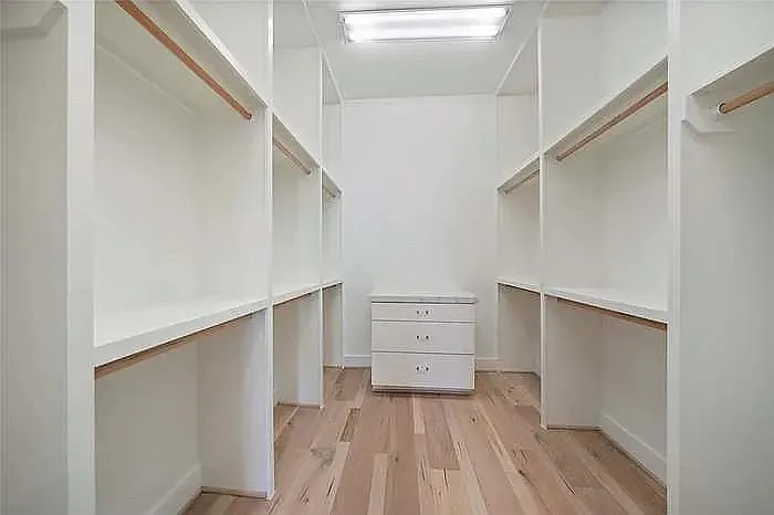 414 Hyde Park Blvd #1 — Photo 4