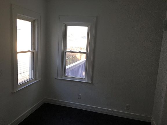 5th image of 1029 Elm St