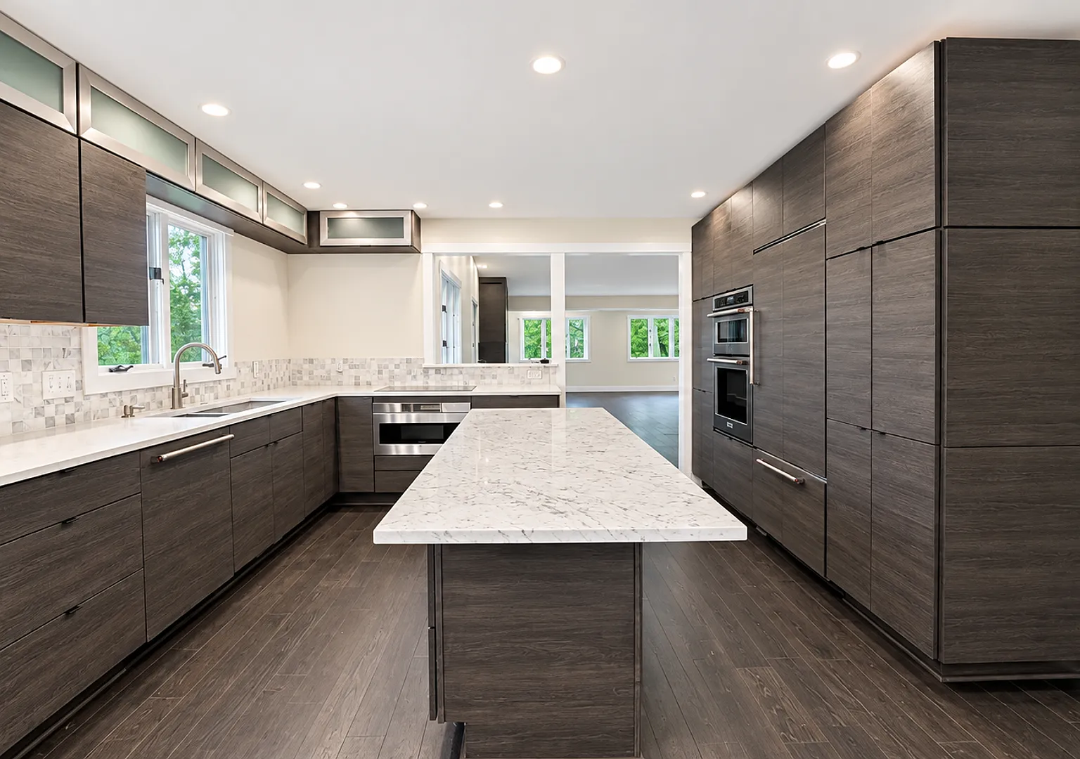 Spacious Townhome In North Asheville! — Photo 4