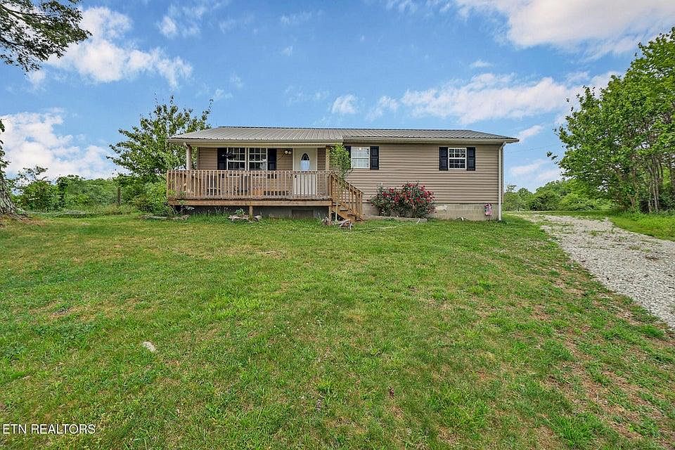 1st image of 921 Barney Holt Rd
