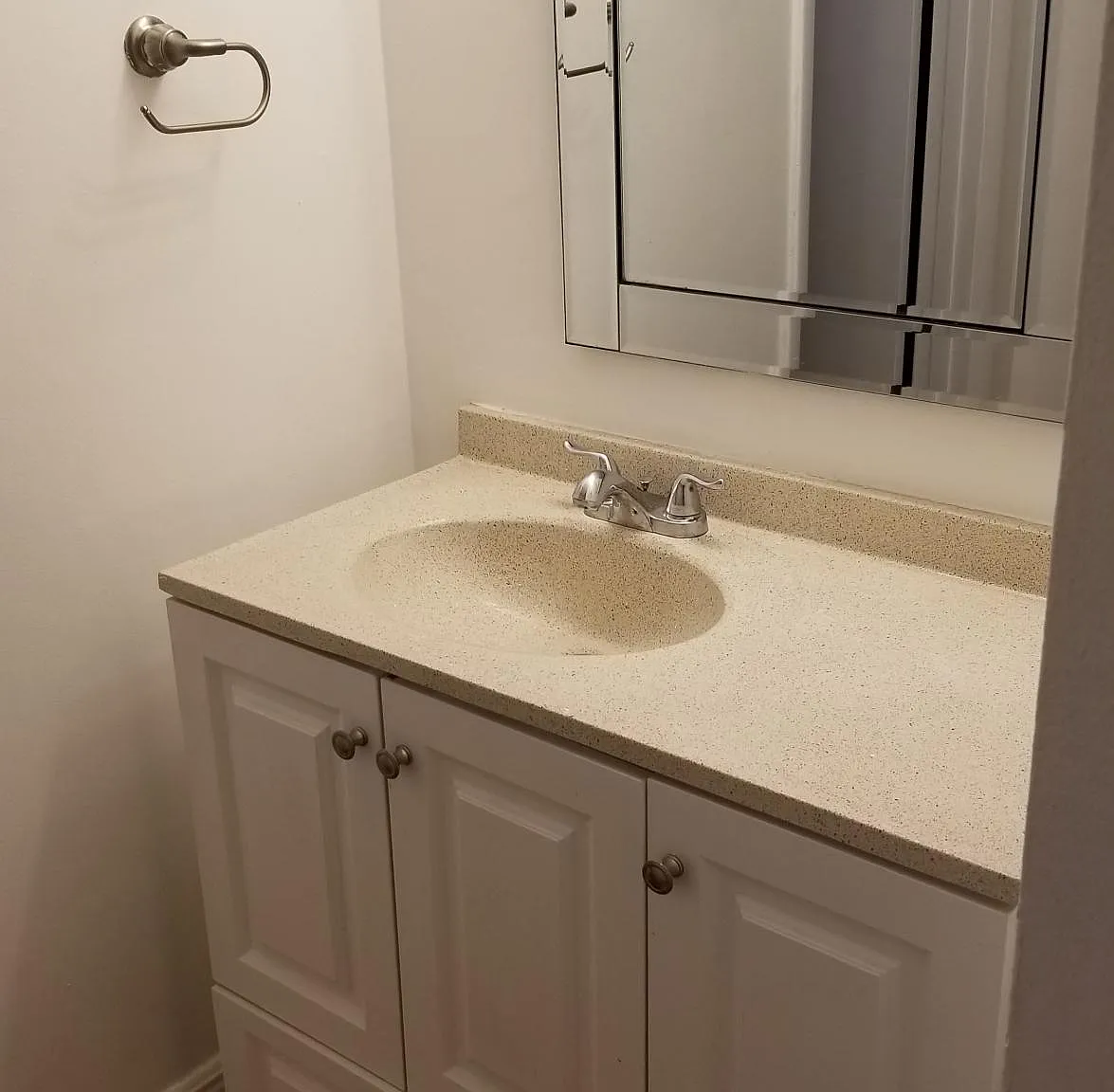 2 bed, 1200 sqft, $2,200 — Photo 4