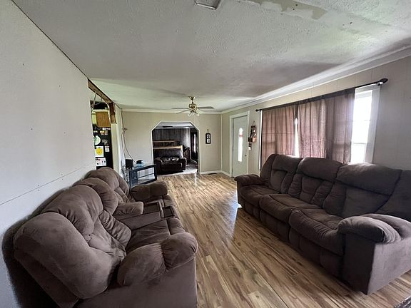 3rd image of 156 Myrtle St