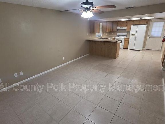 3rd image of 4917 Malibu Ct
