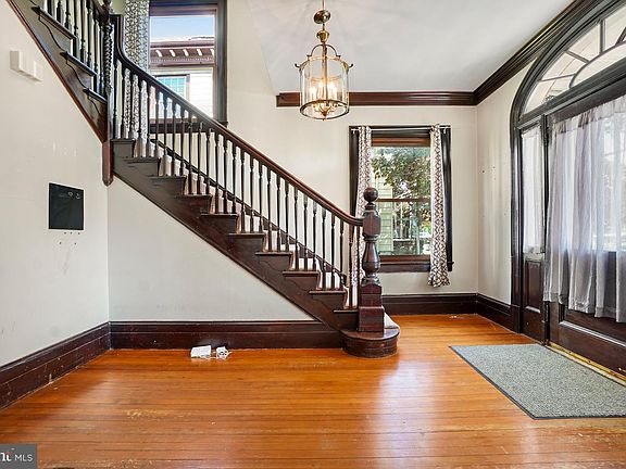 5th image of 3820 8th St NW