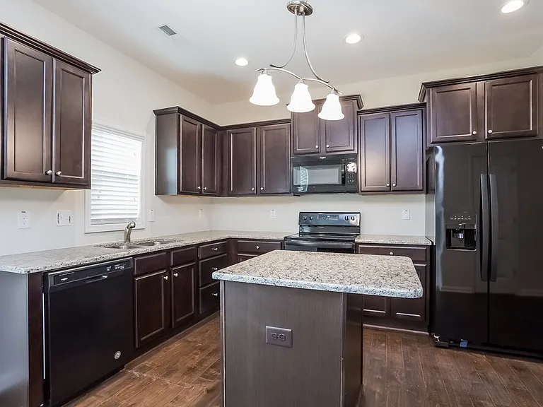 377 Crawford Pkwy — Photo 5