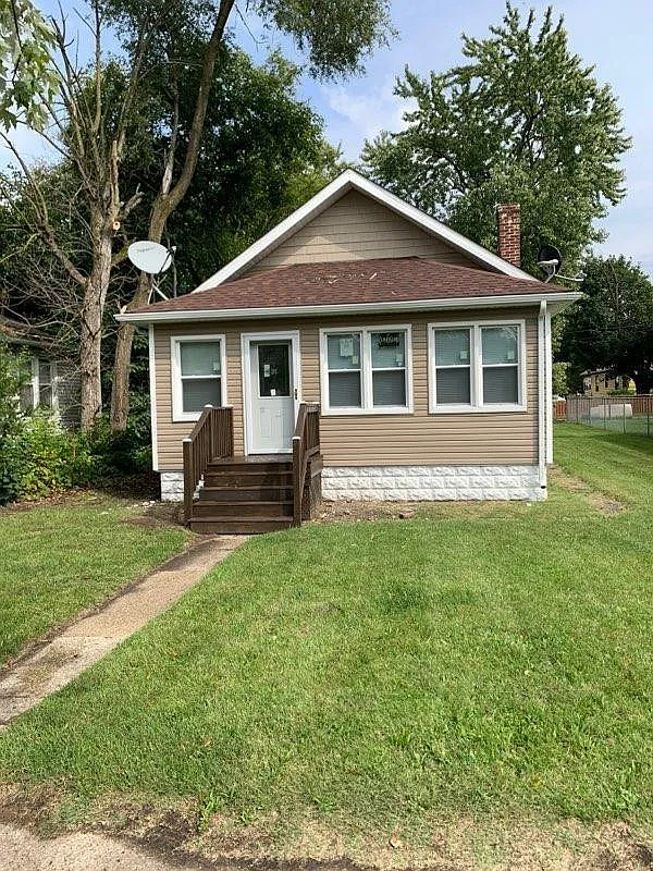 3863 Delaware St photo 1