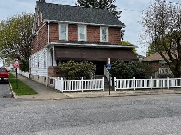 887 N James St, Hazleton, PA 18201