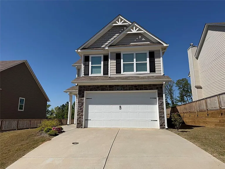 325 Melody Ln — Photo 2