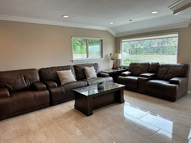2407 Pamela Ln — Photo 2