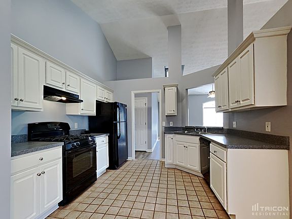 4th image of 815 Chatham Park Dr