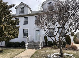 25 Fletcher Ave, Valley Stream, NY 11580