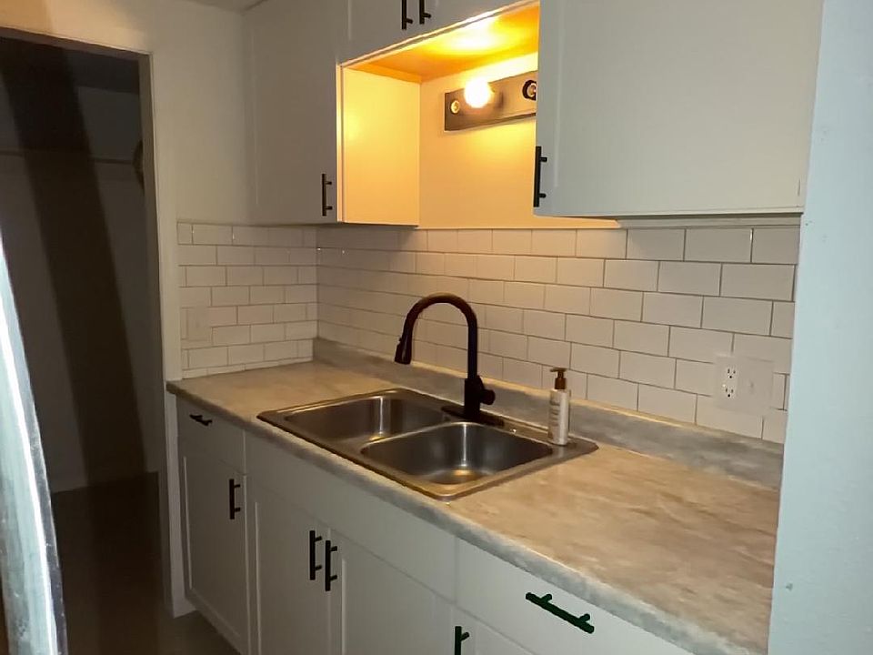 1st image of 609 Dogwood Ct #609