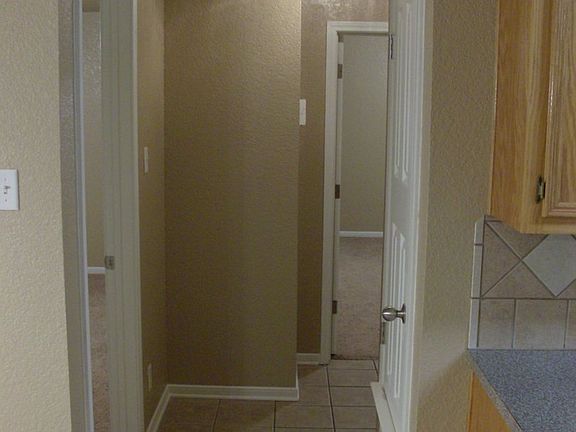 5th image of 4900 Heather Ln APT A