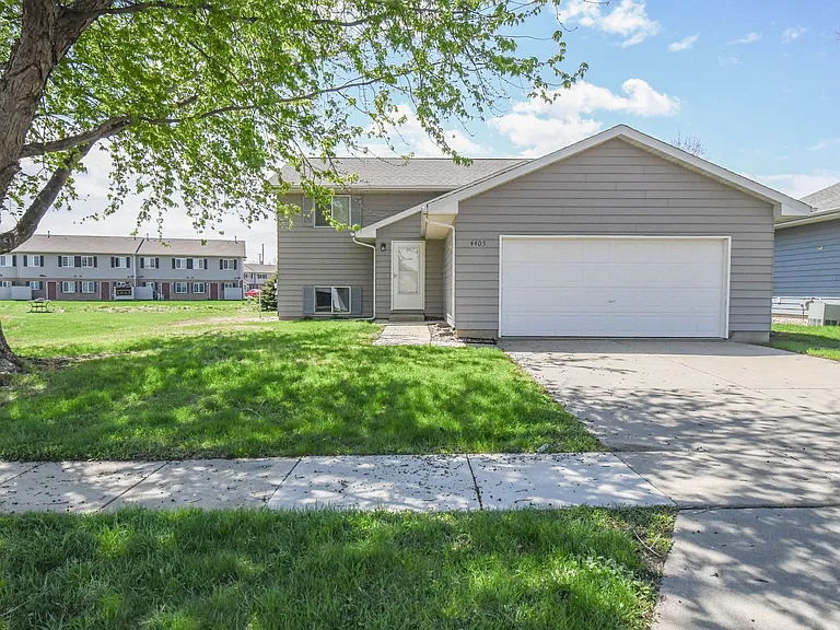 4405 W Antelope Dr — Photo 1