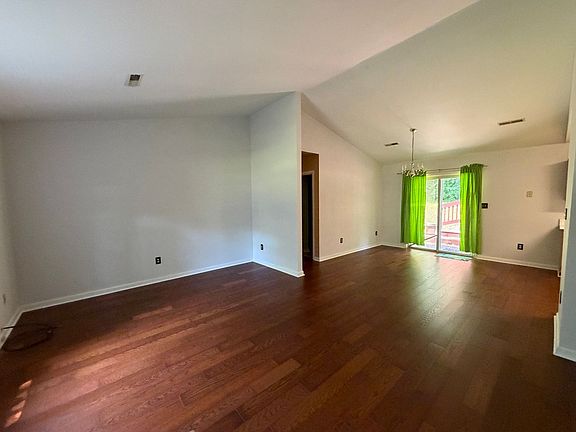 5th image of 137 Snapdragon Rd