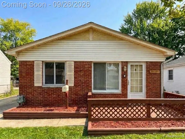 26552 Dartmouth St, Madison Heights, MI 48071