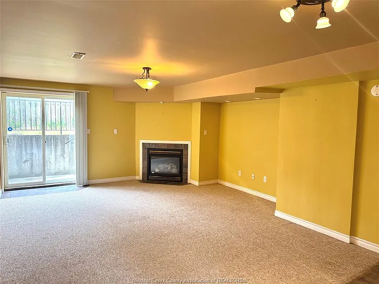 1011 Silverdale Dr — Photo 9