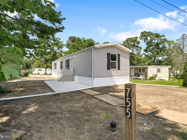 755 Woodside Dr, Mullica Hill, NJ 08062