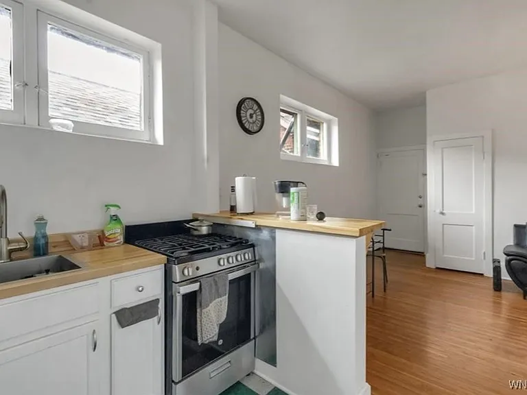 153 Allen St — Photo 5
