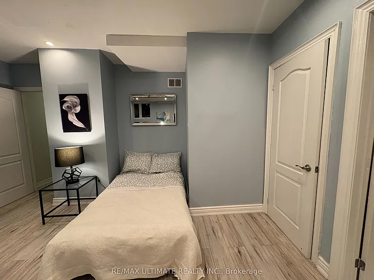 1166 Glengrove Ave W #2 — Photo 10