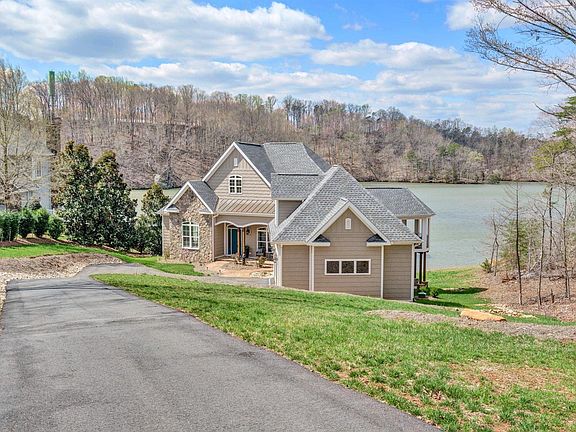 2nd image of 381 Stillwater Dr