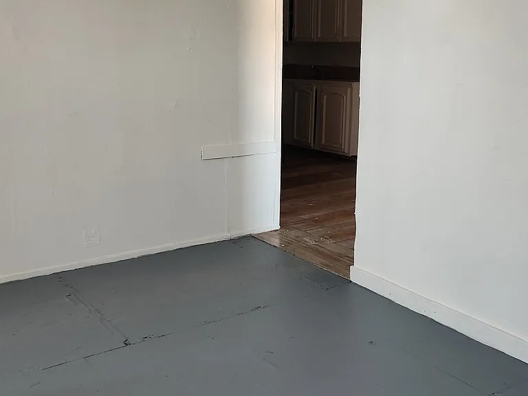 200 W 4th St #1 — Photo 16