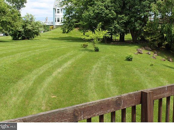 4th image of 601 Cherrywood Cir
