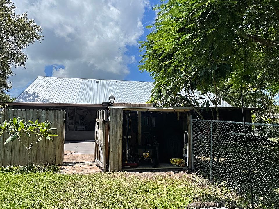 2nd image of 3801 SE Dixie Ross St