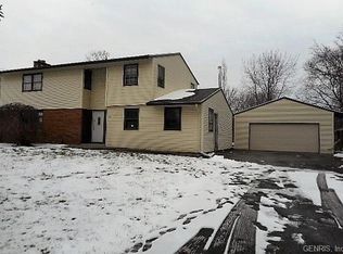 33 Golden Rod Ln, Rochester, NY 14623