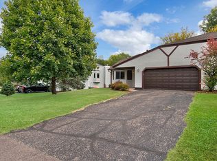 5986 134th Street Ct, Apple Valley, MN 55124