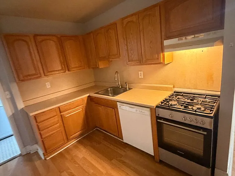 644 Madison Avenue — Photo 12